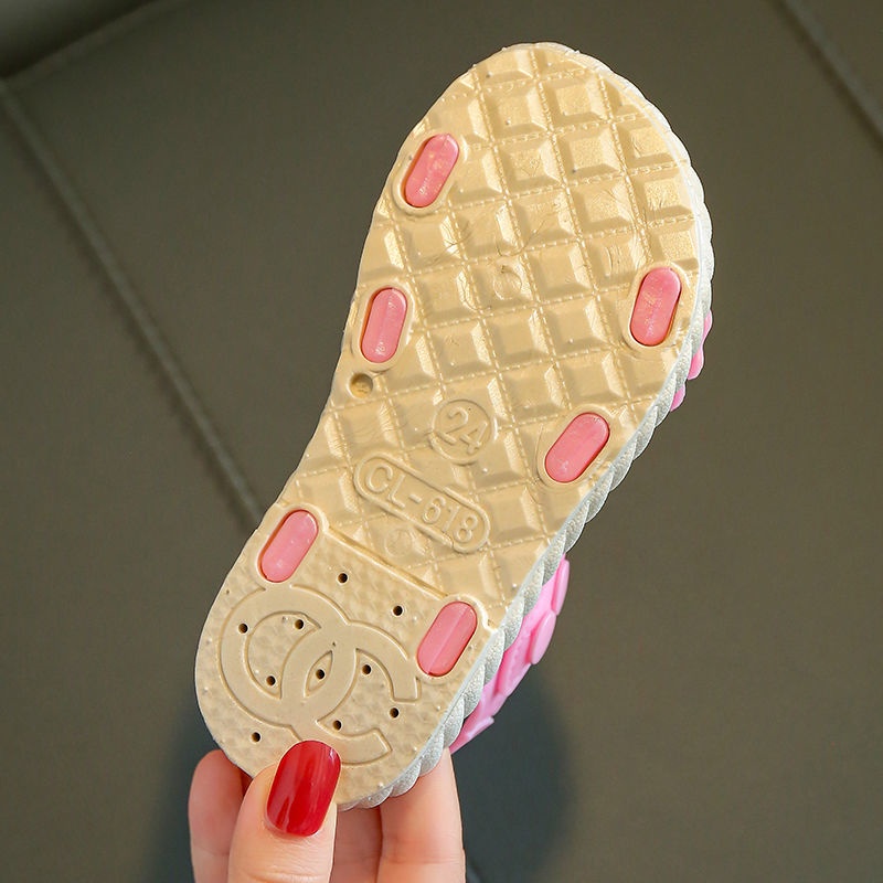 Xăng đan Công Chúa Đế Mềm Chống Trượt Đính Hoa Dễ Thương Cho Bé Gái