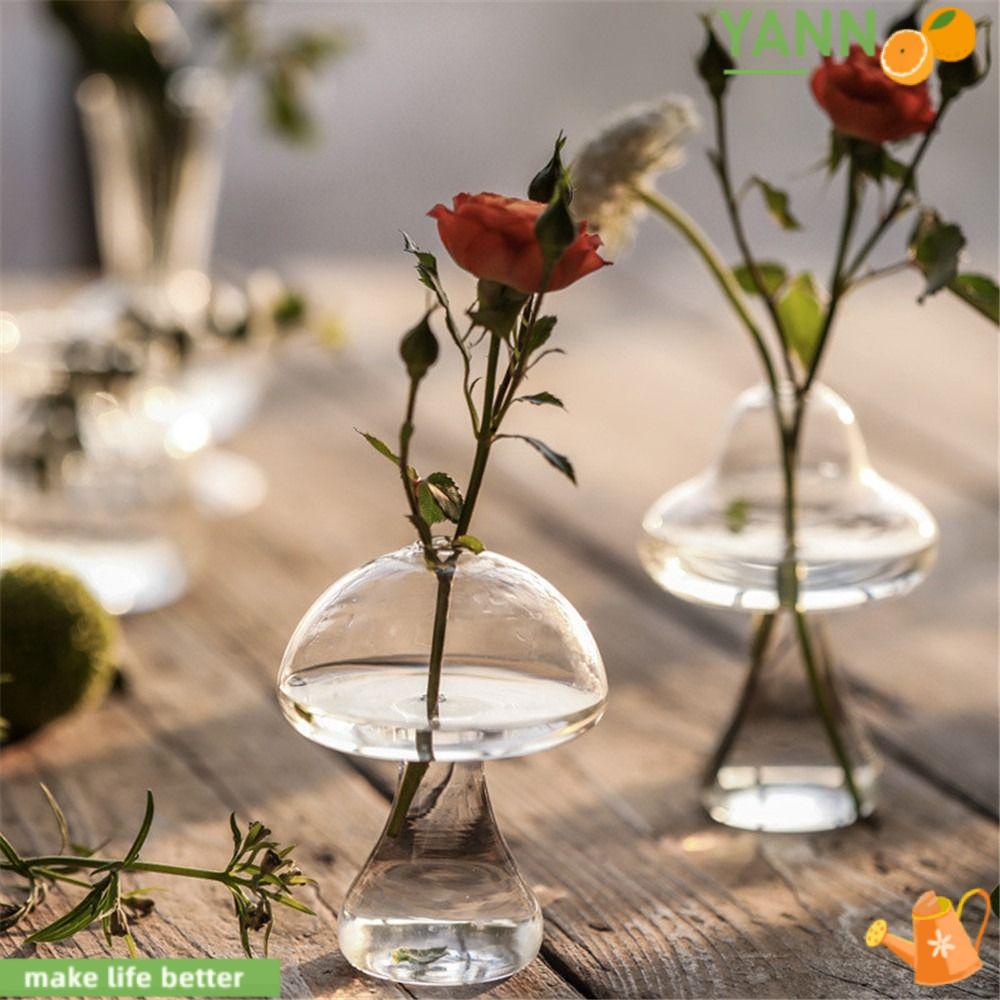 1 Bình Hoa Thủy Tinh Trong Suốt Hình Nấm Để Bàn Trang Trí Nhà Cửa / Văn Phòng