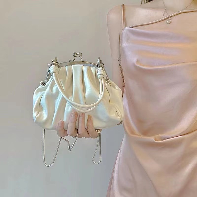 Túi Đeo Chéo Xếp Ly Phối Dây Xích Thời Trang Cao Cấp Dễ Thương Cho Nữ