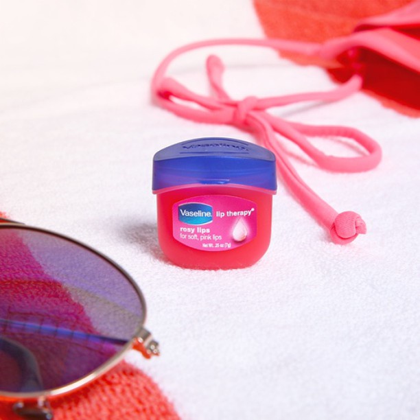 Sáp Dưỡng Môi Vaseline Hồng Xinh 7g Lip Therapy Rosy Lip