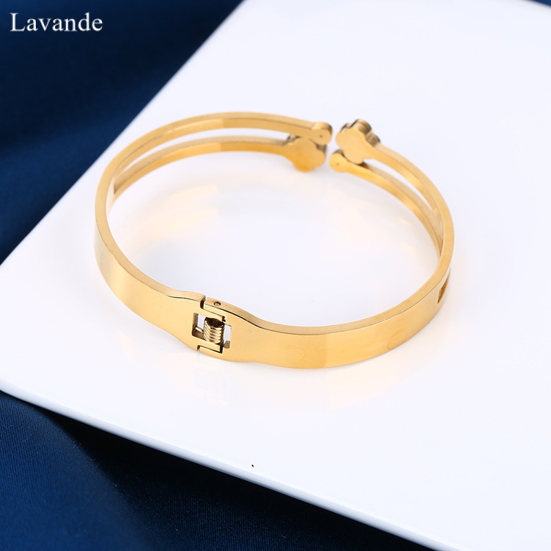 Vòng Tay Cỏ Bốn Lá Bằng Thép Titan Nhẹ Sang Trọng Chống Thấm Nước Không Phai Màu 18K Gold Girl S01L0702