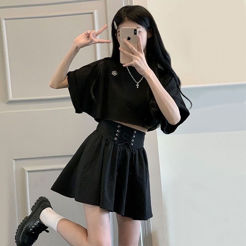 Set Áo Thun Ngắn Tay + Chân Váy Dây Rút Màu Đen Thời Trang Nữ