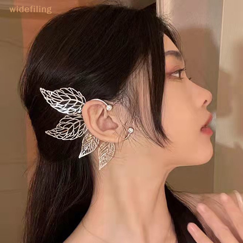 1 Bông Tai Đeo Vành Tai Hình Lá Phong Rỗng Đính Đá Zircon Thời Trang Cho Nữ