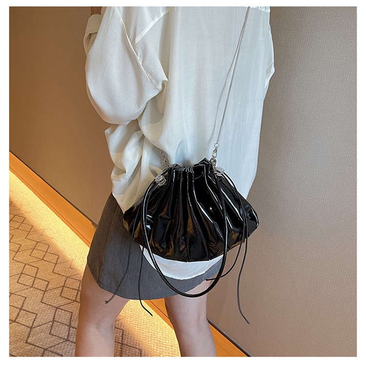 Túi Đeo Vai / Đeo Dưới Cánh Tay Quai Xích Xếp Ly Mới Cho Nữ