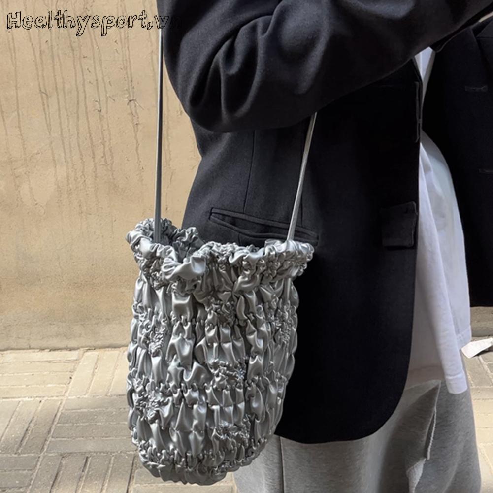 Túi Đeo Chéo Rút Dây Màu Bạc Thời Trang Cho Nữ