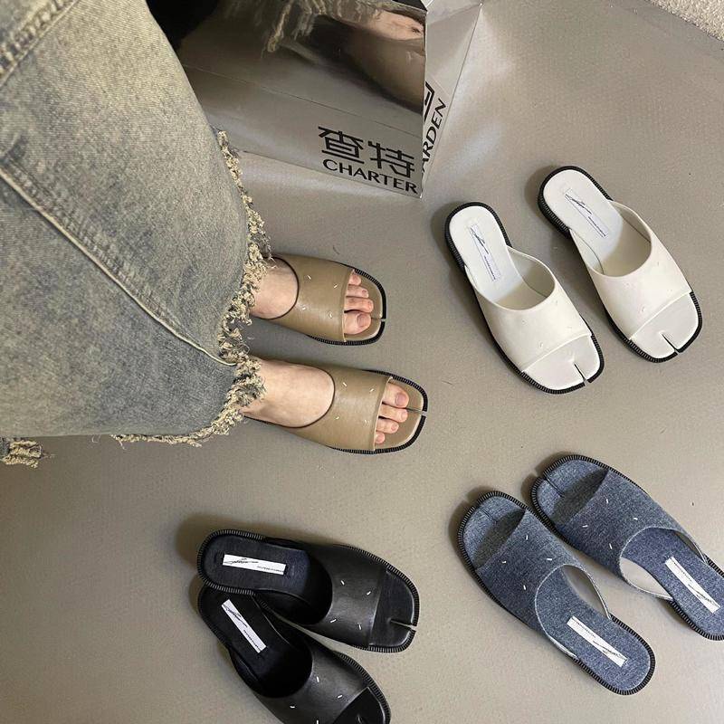 Dép Sandal Đế Bằng Thời Trang Dành Cho Nữ