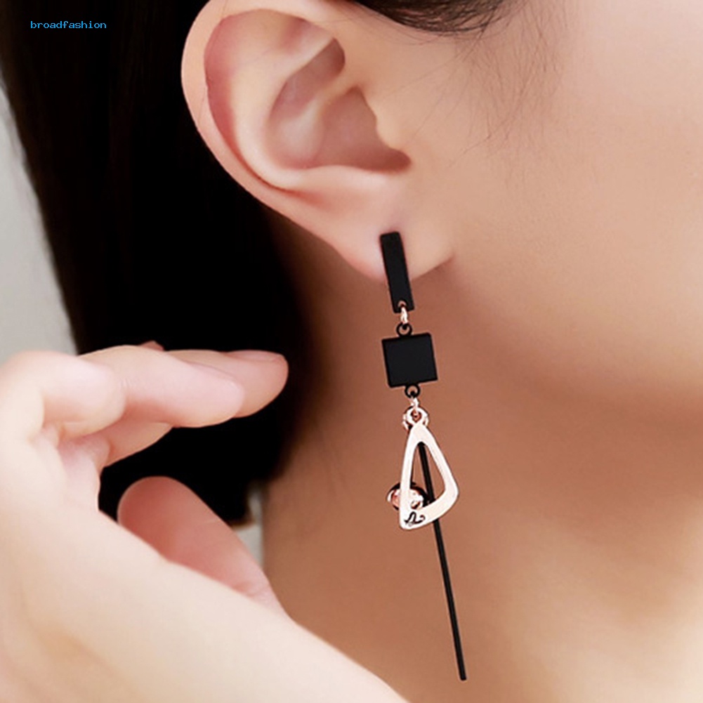 Đôi Khuyên Tai Dài Gắn Phụ Kiện Thời Trang Cho Nữ