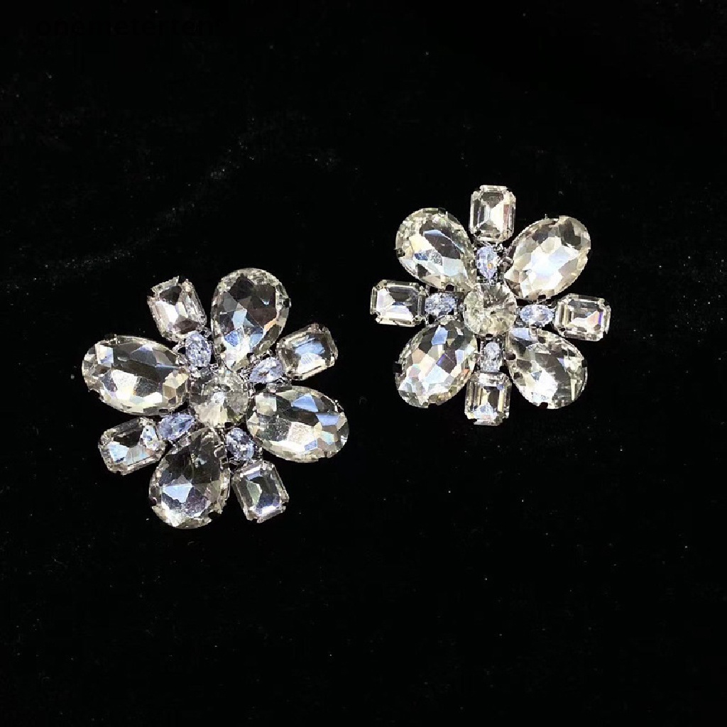 Vòng cổ Mặt Hoa Đính Đá Lấp Lánh Phong Cách Retro