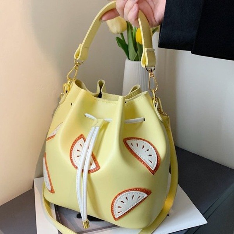 Túi Dây Rút Đeo Vai Sức Chứa Lớn Họa Tiết Trái Cây Dễ Thương Cho Nữ