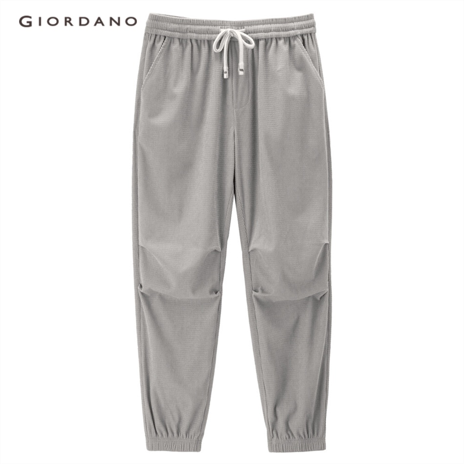 Quần jogger GIORDANO 18112705 nhung kẻ lưng thun đầu gối may đính bọ dành cho nam