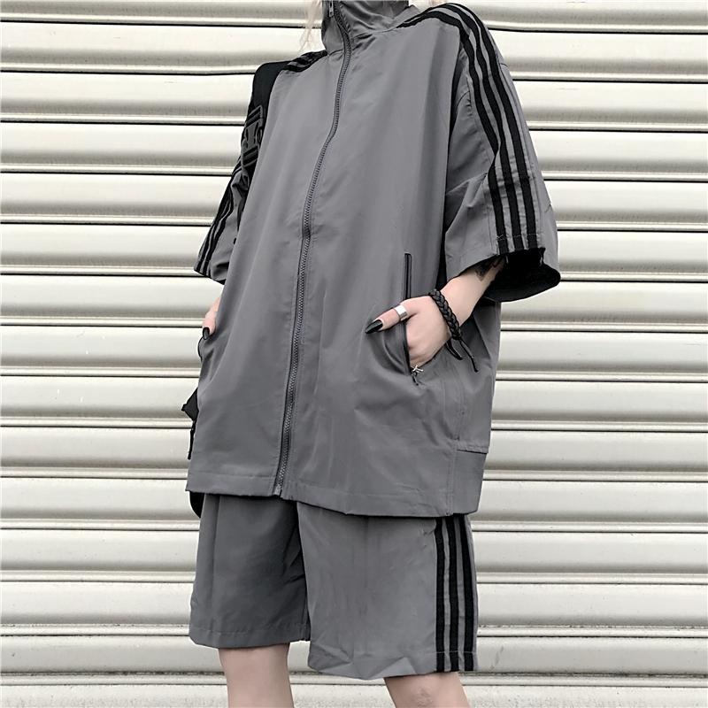 Bộ Áo Khoác Tay Ngắn Dáng Rộng Phối Quần Short Cỡ Lớn Thời Trang Cho Nam Và Nữ