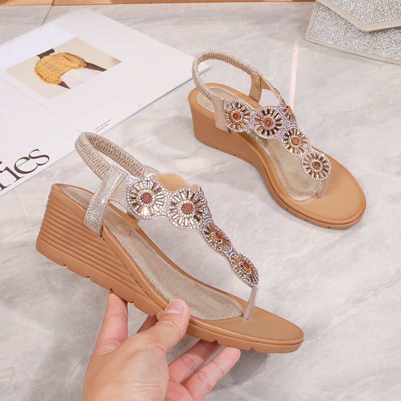 Giày Sandal Đế Xuồng Mũi Tròn Size Lớn Đính Đá Phong Cách Bohemian