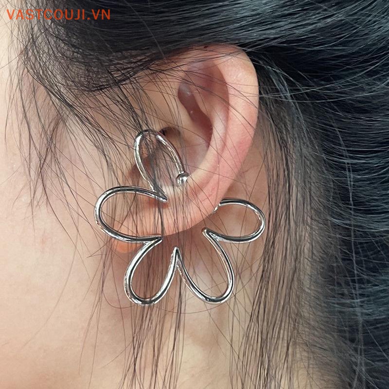 Khuyên Kẹp Vành Tai Không Xỏ Lỗ Hình Hoa Màu Bạc Thời Trang Cho Nữ