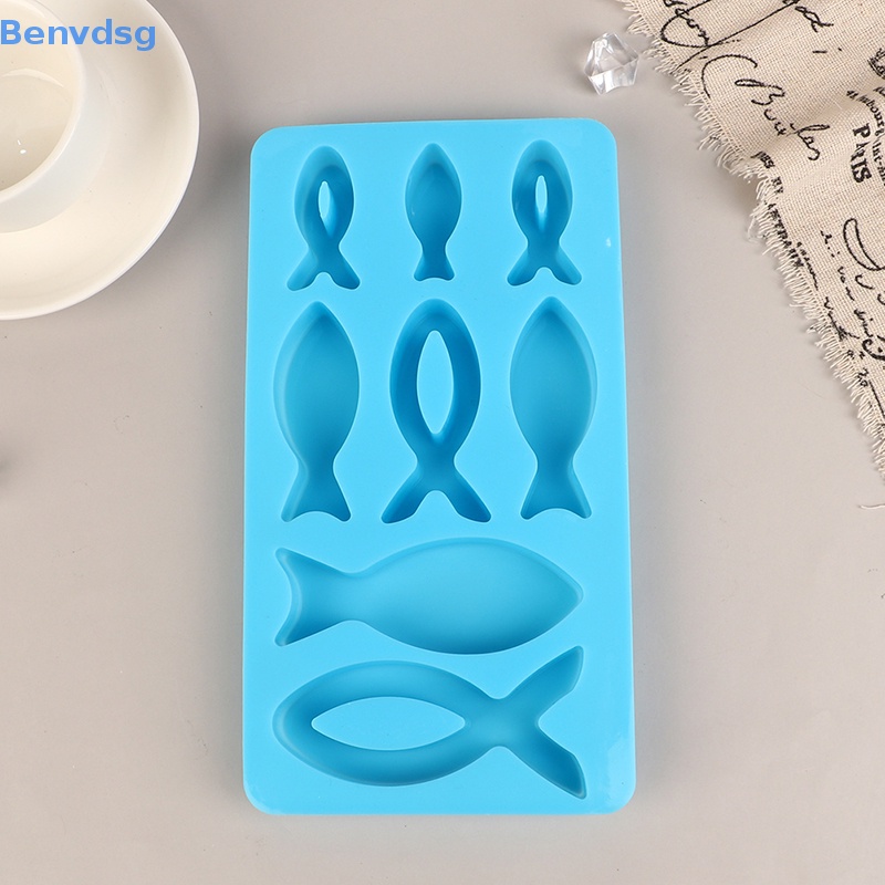 1 Khuôn Làm Đá 8 Ngăn Hình Cá Không Cần Dùng Pin