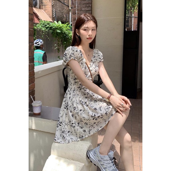 Đầm MIDI Ngắn Tay Cổ Chữ V Họa Tiết Hoa Phong Cách Hàn Quốc Ngọt Ngào