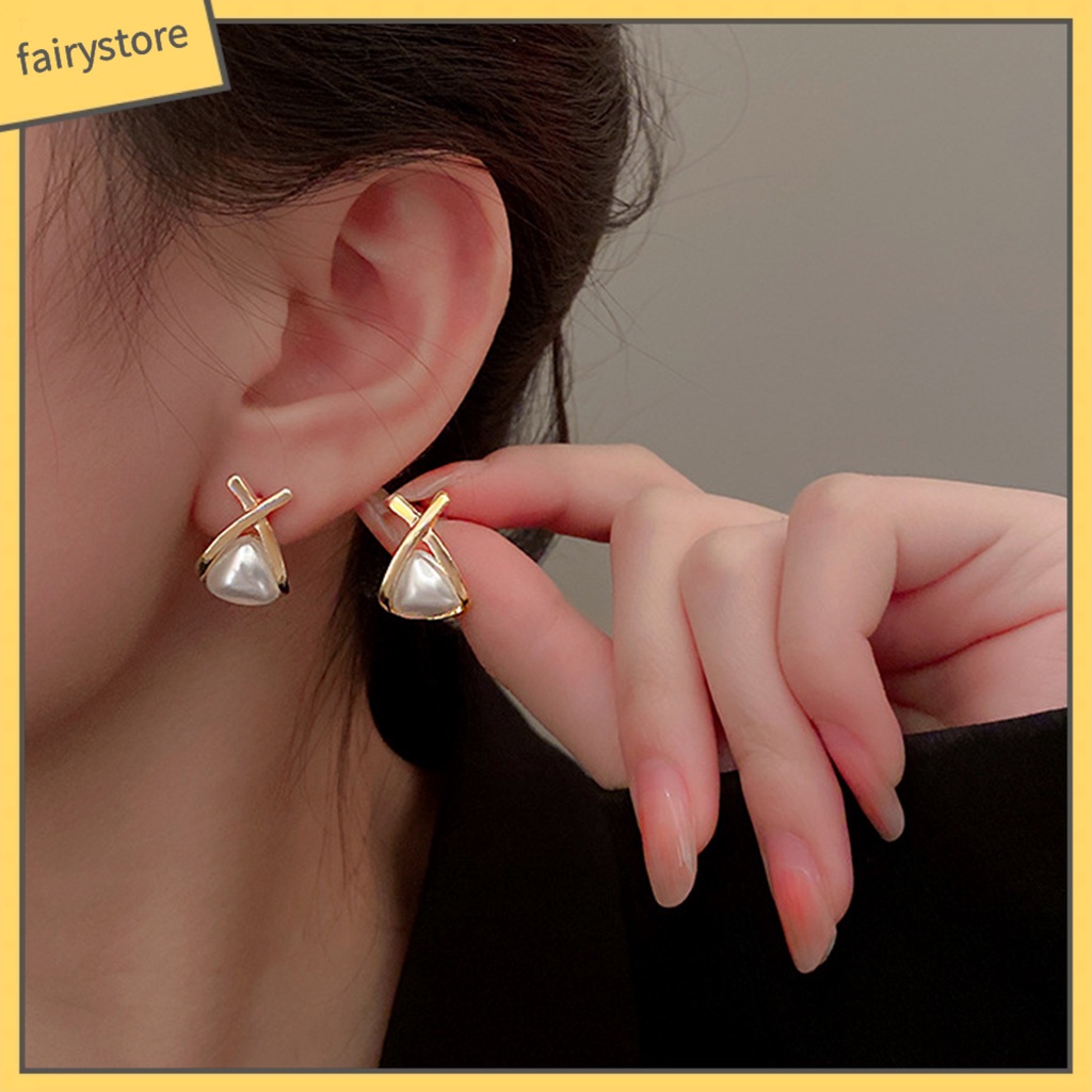 1 Đôi Bông Tai Hình Tam Giác Đính Ngọc Trai Nhân Tạo Phong Cách Hàn Quốc