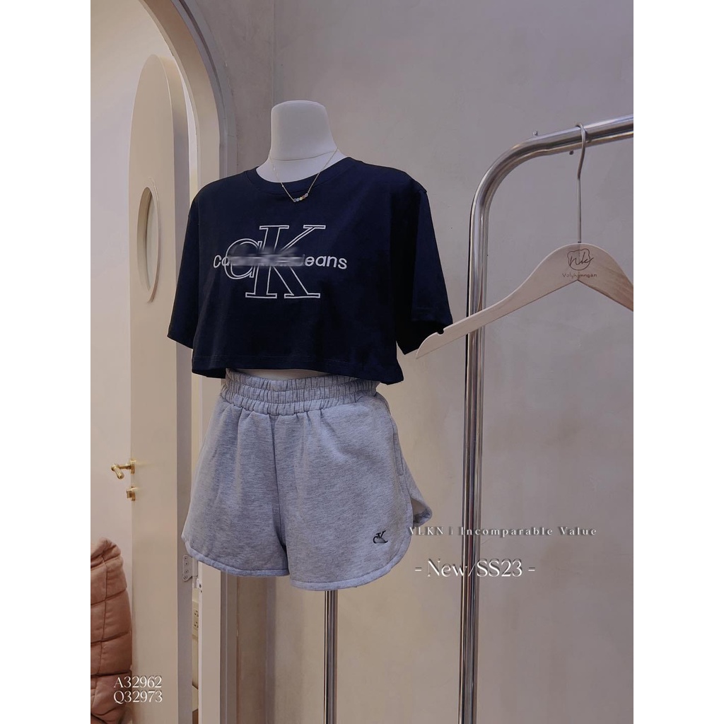 Áo thun in thêu ck crop.top