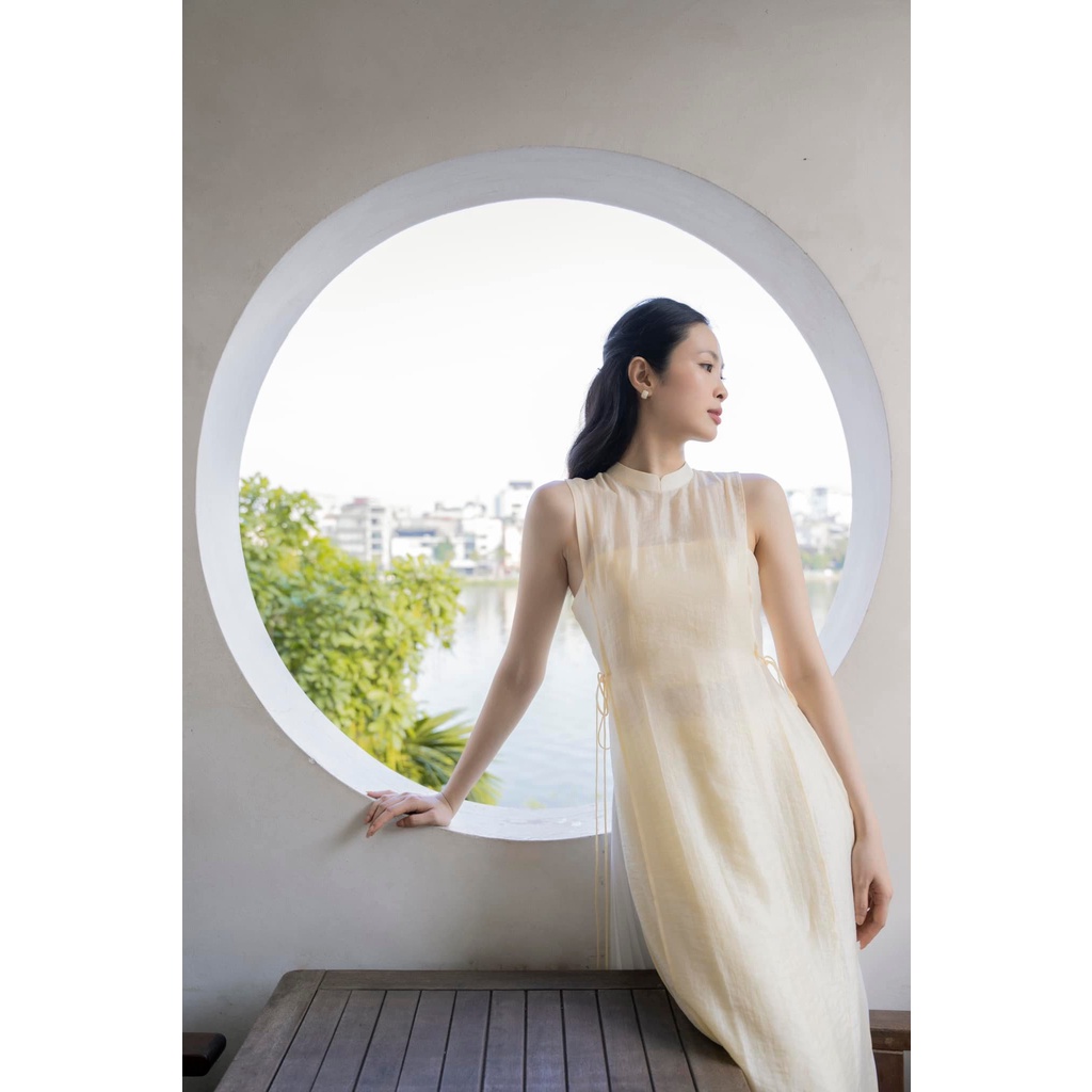 Áo dài dây buộc