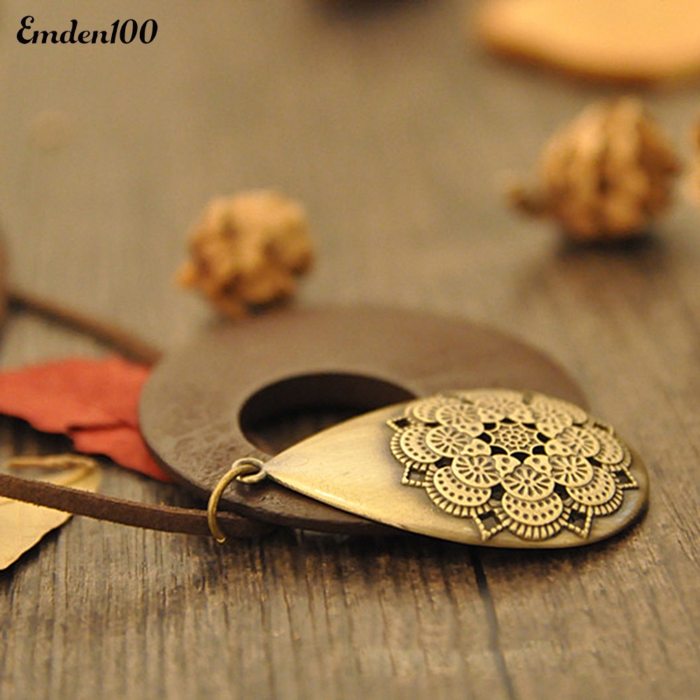 Vòng cổ Nữ Chất Liệu Nhung Mặt Gỗ Chạm Khắc Rỗng Phong Cách Vintage