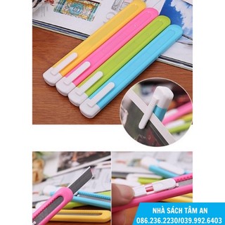 Dao rọc giấy deli 2054