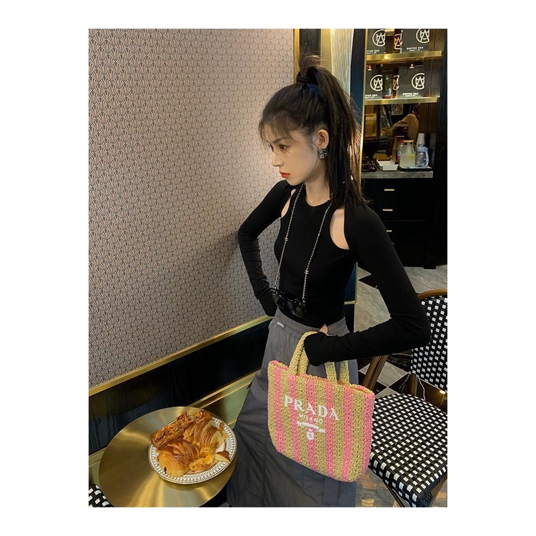 Miumiu Bông Tai Tròn Bằng Thép Titan In logo Chữ Thời Trang Cho Nữ