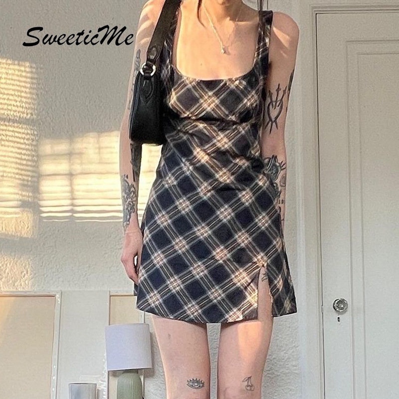 Đầm Ngắn Cổ Vuông Hở Lưng Xẻ Tà Họa Tiết Kẻ Sọc Màu Tương Phản Thời Trang Mới 2023 Dành Cho Bạn Nữ