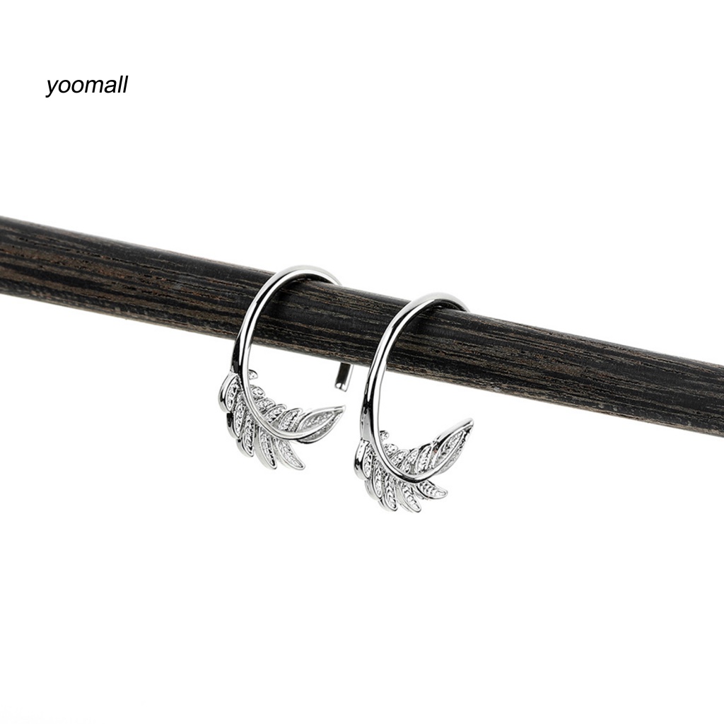 1 Đôi Bông Tai Hình Chiếc Lá Thời Trang Dành Cho Nữ