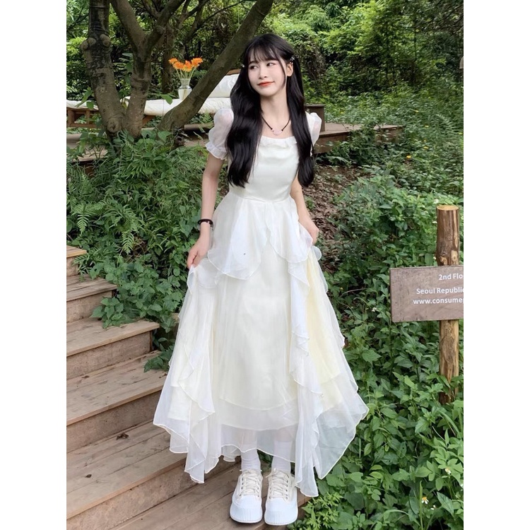 Đầm midi trắng cổ vuông chân bèo voan