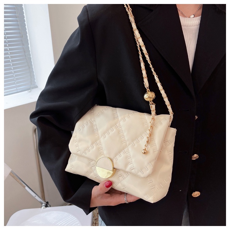 Túi Xách Đeo Vai Màu Trắng / Đen Phối Dây Xích Thời Trang Dành Cho Nữ