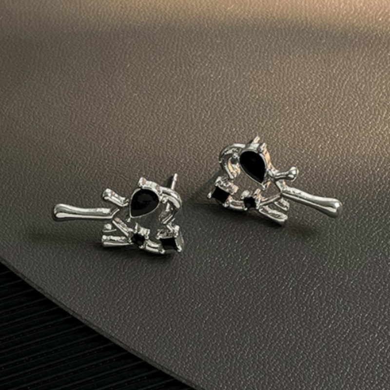 Khuyên Tai Hình Trái Tim Rỗng Phong Cách lava niche Đậm Sành Điệu Cá Tính Cho Nữ