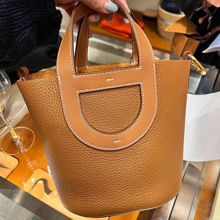 Túi Xô Đeo Chéo Một Bên Vai Bằng Da Thật Cao Cấp Hình Mũi Heo Thời Trang Xuân Hè Kiểu Mới Cho Nữ