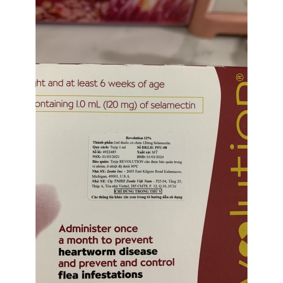 1 tuýp Revolution nhỏ gáy dành cho cún từ 9,08-18,16kg  màu đỏ