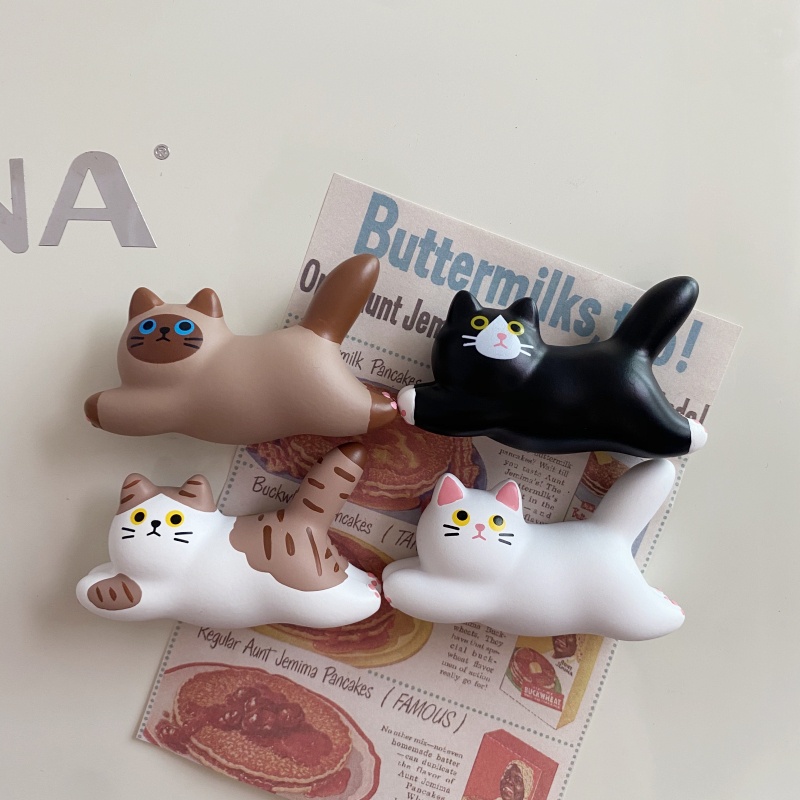 Set 4 Móc Nam Châm Ba Chiều Dán Tủ Lạnh Hình Mèo Chạy Bộ Dễ Thương
