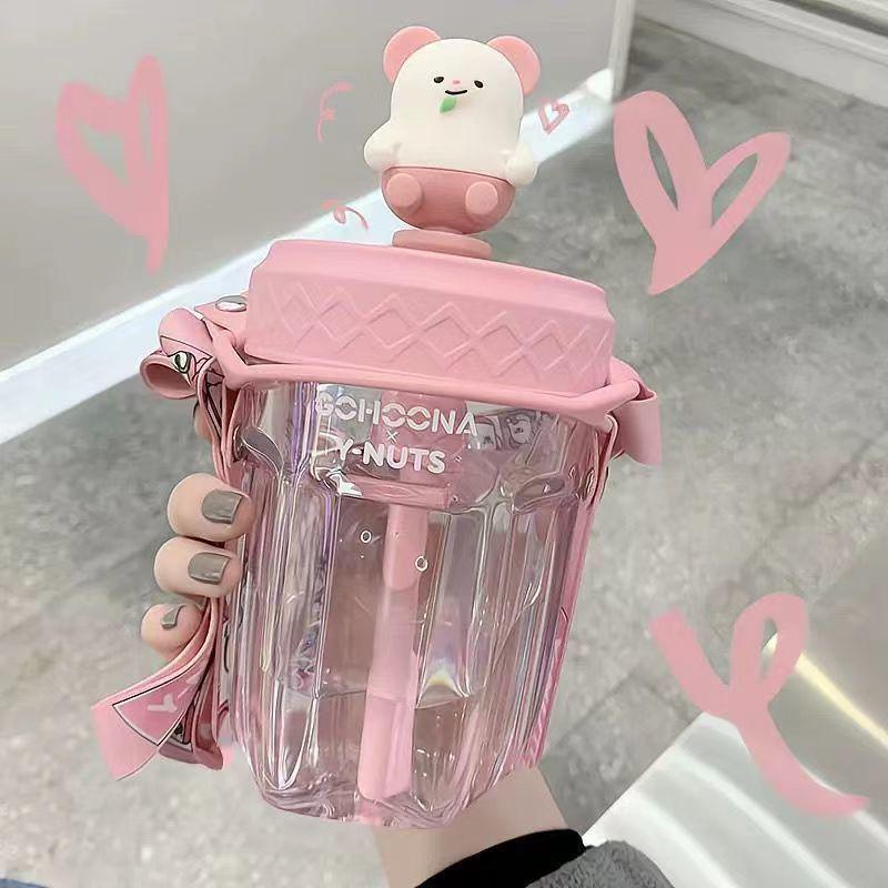 Cốc nước mẫu mới 2023 cốc ống hút đơn giản chống rơi nhựa chống rơi kiểu nổ di động giá trị cao instagram
