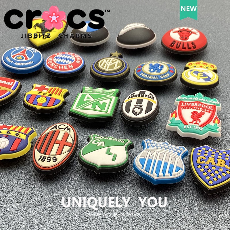 Giày Crocs jibbitz Phối Lỗ Cài Khóa Logo Manchester / Hoa / Logo Đội Tuyển Bóng Đá