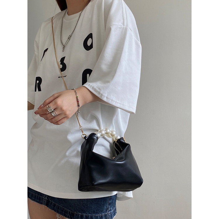 Túi Xách Đeo Chéo Màu Đen Đính Ngọc Trai Phối Dây Đeo Sợi Xích Thời Trang Cao Cấp Cho Nữ