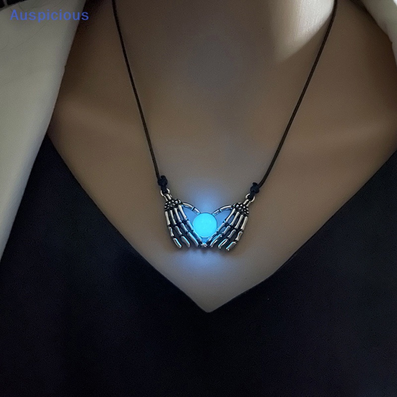 Vòng Cổ Choker Mặt Hình Trái Tim Đầu Lâu Dạ Quang Thời Trang Cho Nữ