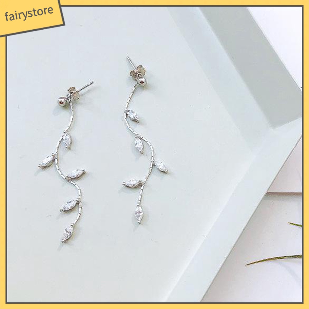 1 Đôi Bông Tai Hình Chiếc Lá Đính Đá Phối Tua Rua Phong Cách Hàn Quốc Dành Cho Nữ