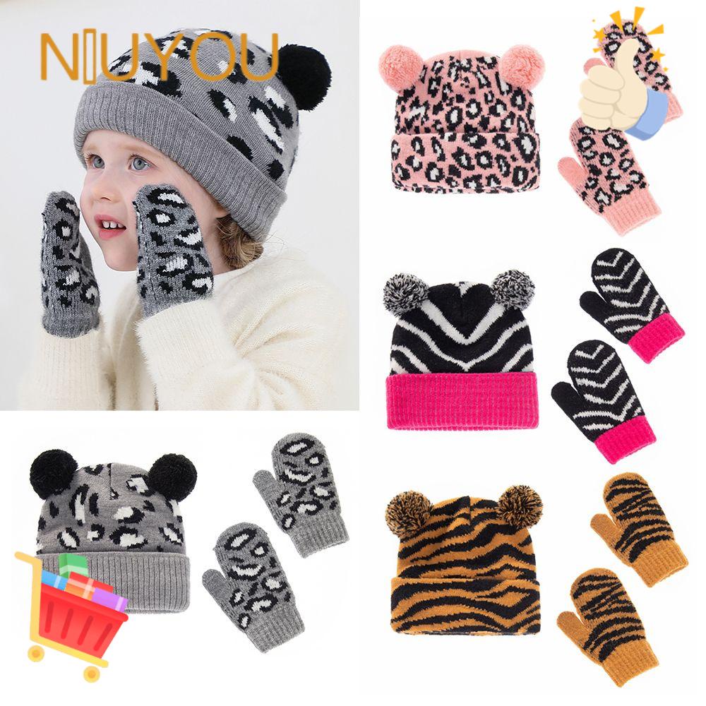 Bộ Nón Và Găng Tay Gắn Bóng Lông Dễ Thương Cho Bé 0-3 Tuổi