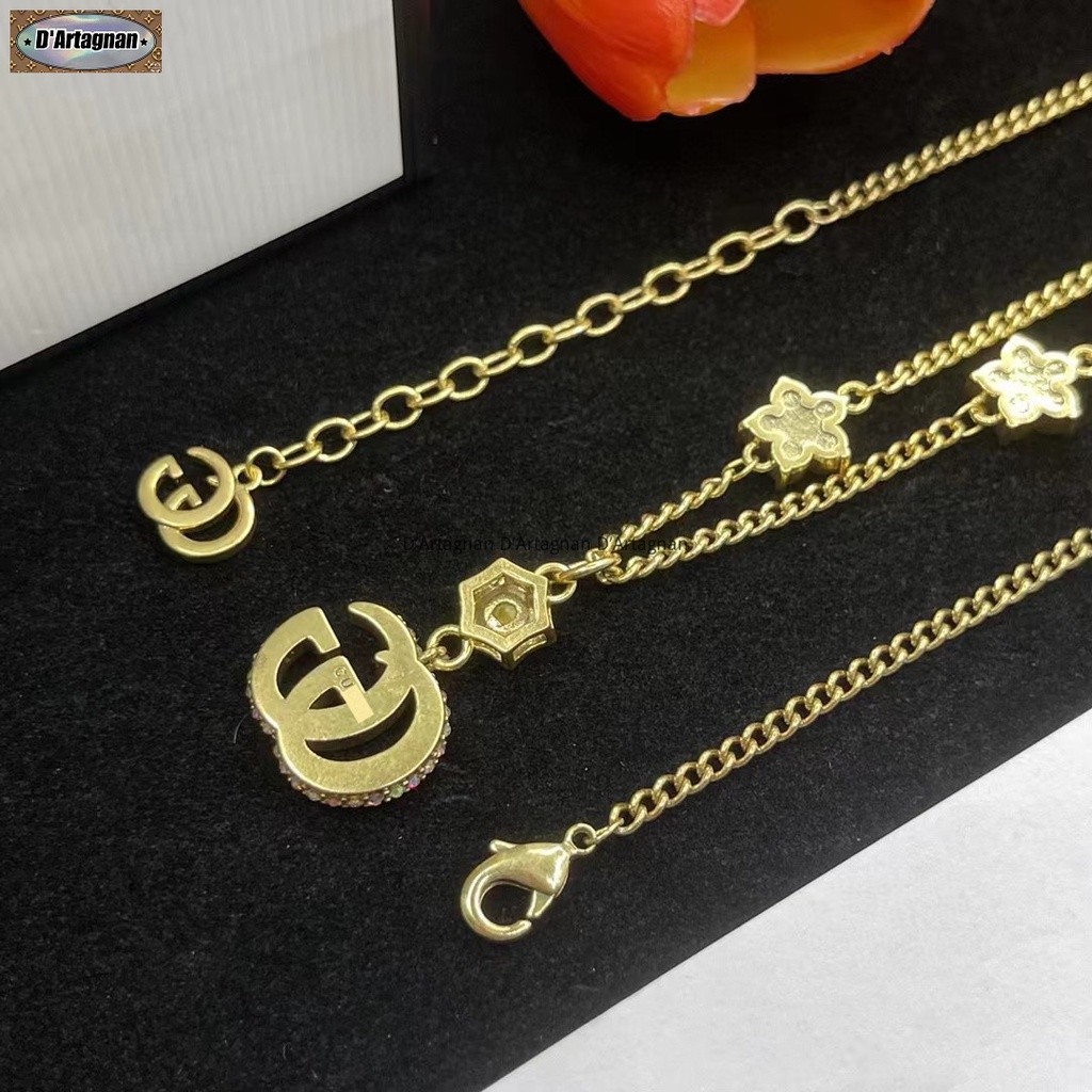 'TOP'GG đầy màu sắc kim cương lồng vào nhau LOGO Earrings Trâm cài Necklace Set vàng cổ kim loại pha lê đồng mạ vàng với thép in Hàn Quốc 2023 Bộ đồ trang sức nữ tái tạo mới