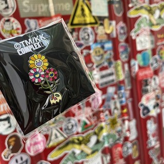 Ghim Cài Áo Hình Takashi Murakami Takashi Murakami Hoa Hướng Dương Đơn Giản Bản Giới Hạn