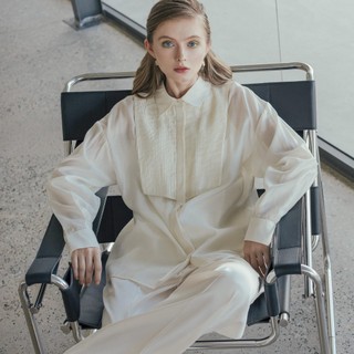 Paper pleated shirt in white/ivory