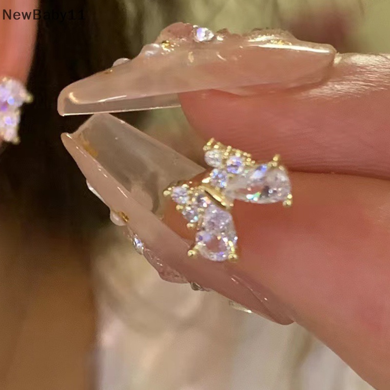 Set 4 Khuyên Tai Thả Sụn Tai Hình Bướm Đính Đá Pha Lê Sáng Tạo Thời Trang Cho Nữ