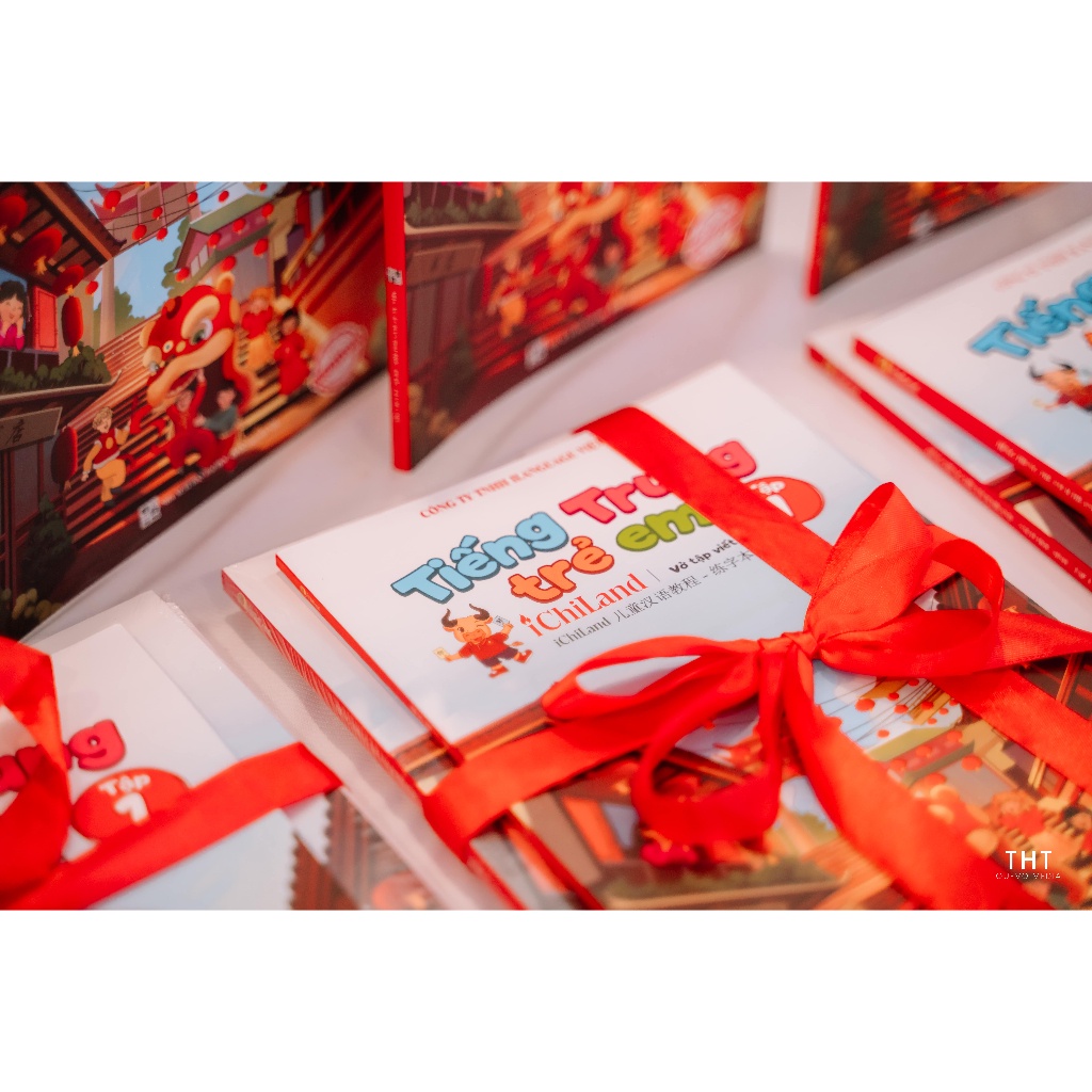 Sách Giải Pháp học tiếng Trung cho trẻ em - Vở Tập Viết Tập 1 - MCBOOKS - Bản Quyền