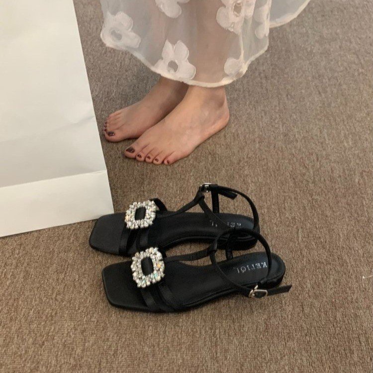 Giày Sandal Đế Bằng Hở Ngón Đính Đá Thoáng Mát Xinh Xắn Cho Nữ