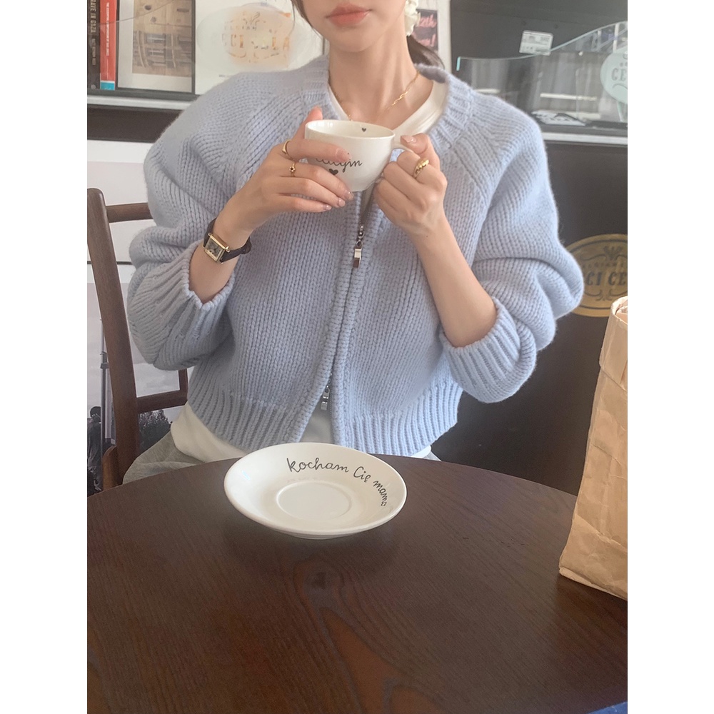 Zipper knitted sweater cardigan outer match women's early autumn short French retro advanced temperament loose coat MC women's TO7P
