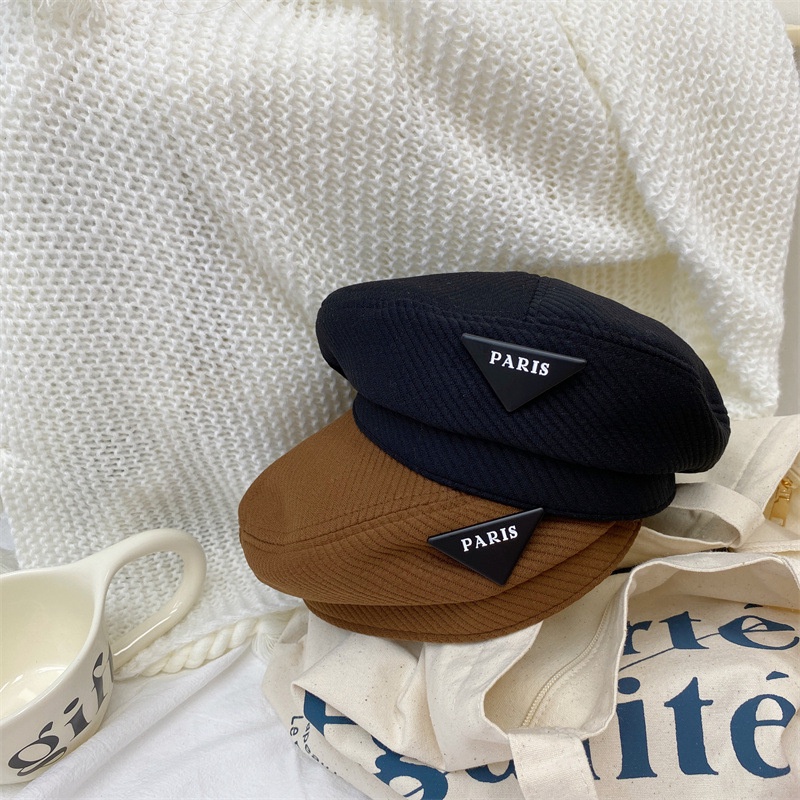New kids beret british vintage triangle letter label baby painter hat trend trẻ em đa năng mũ bí ngô