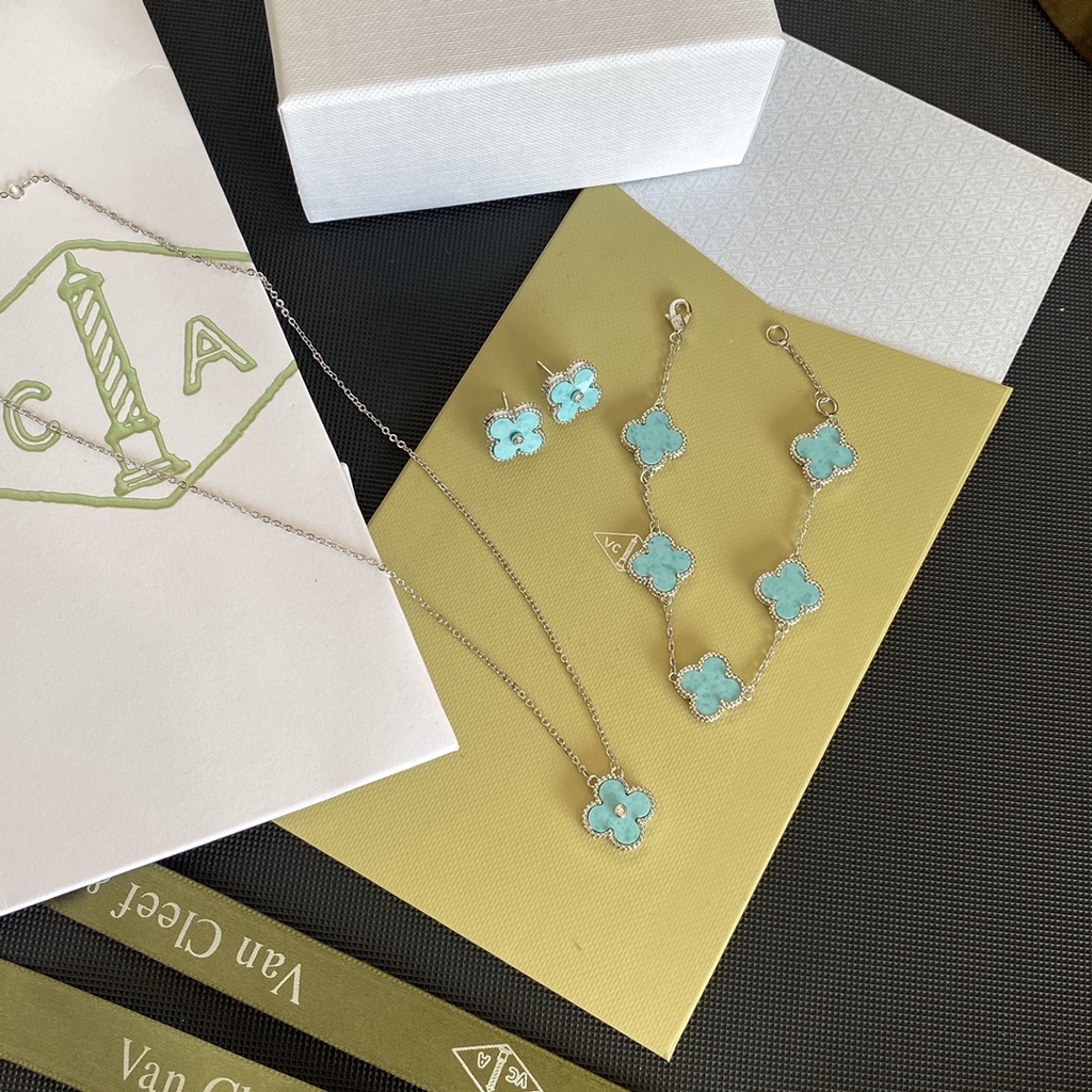 Van cleef & arpels Bông Tai Bằng Thép Titan Hình logo Chữ Cái Cho Nữ