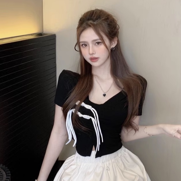 Áo Thun Lửng Ngắn Tay Phối Nút Thời Trang Cho Nữ