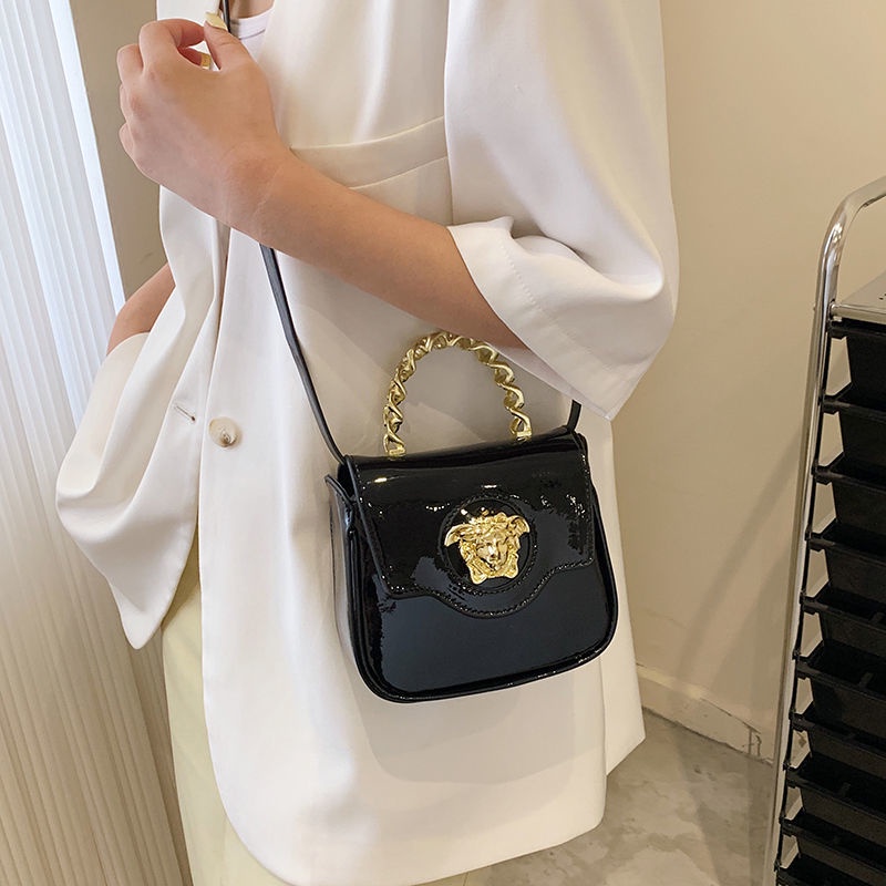 Túi Xách Da Bóng Hình Vuông Nhỏ Màu Bạc Thời Trang Hàn Quốc 2023 Cho Nữ